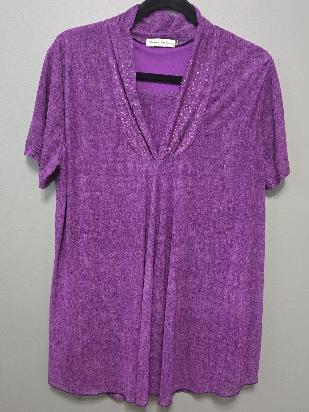 Purple Short-Sleeve V-Neck Top with Embellished Collar Sz XXXL